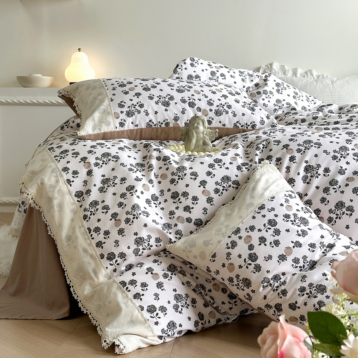 91家纺网 家纺一手货源 找家纺 怡家居 2025新款全棉纯棉磨毛数码印花韩系花边四件套 语棠