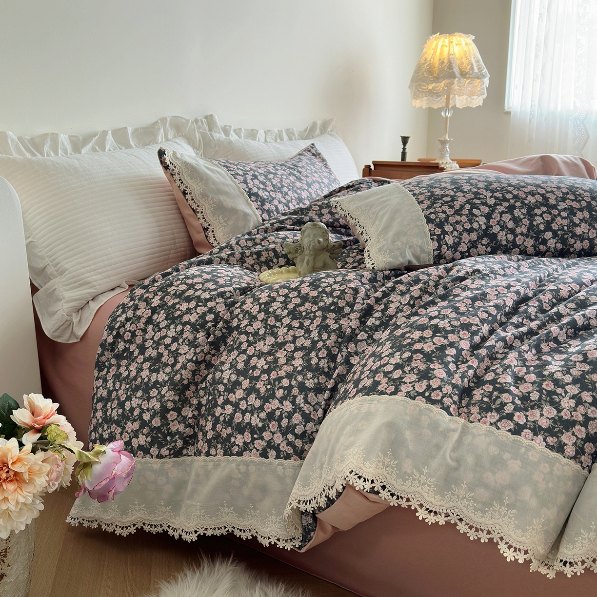 91家纺网 家纺一手货源 找家纺 怡家居 2025新款全棉纯棉磨毛数码印花韩系花边四件套 浪漫