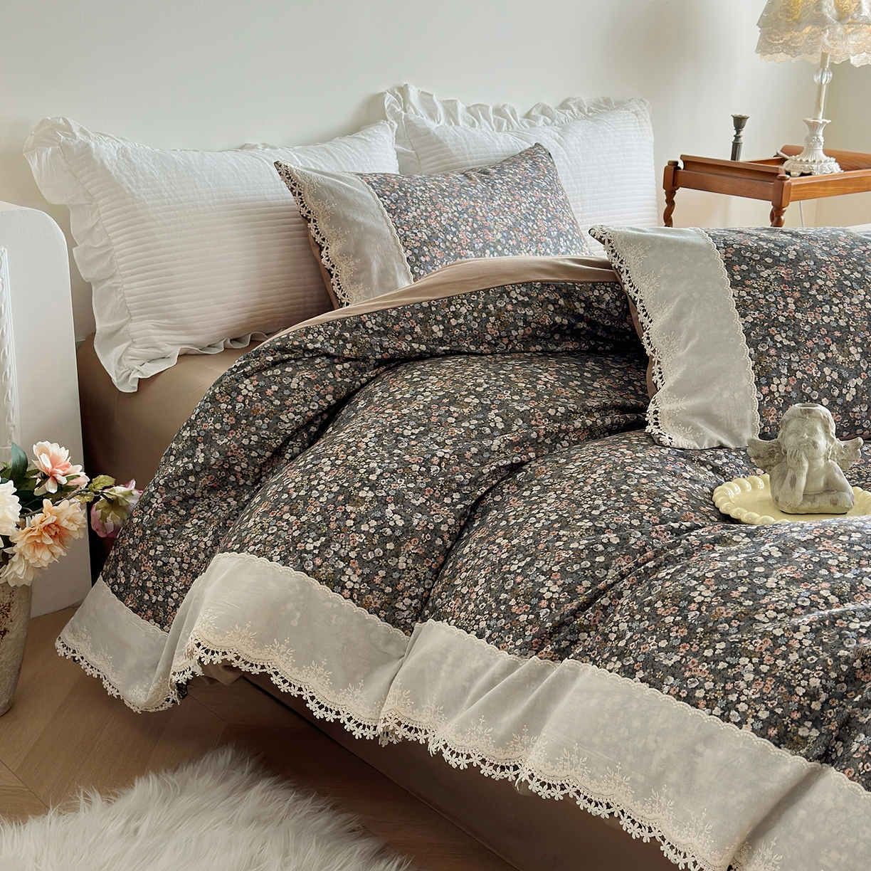 91家纺网 家纺一手货源 找家纺 怡家居 2025新款全棉纯棉磨毛数码印花韩系花边四件套 阑珊