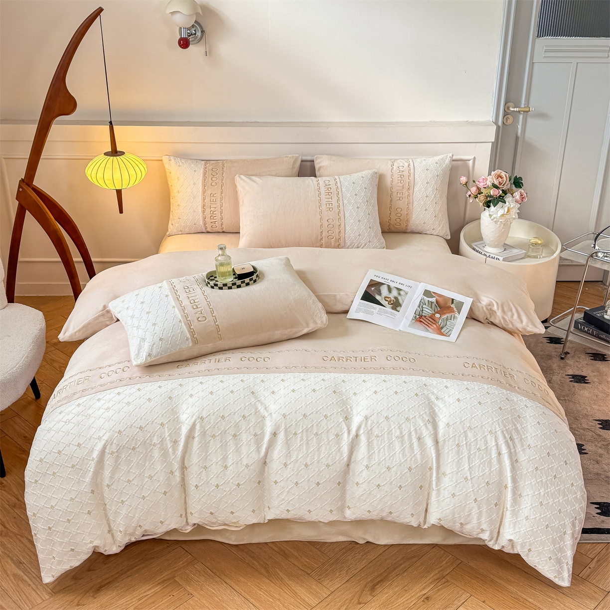 91家纺网 家纺一手货源 找家纺 灰鲸 2025新款牛奶绒拼接刺绣雕花四件套-可可 可可-奶茶