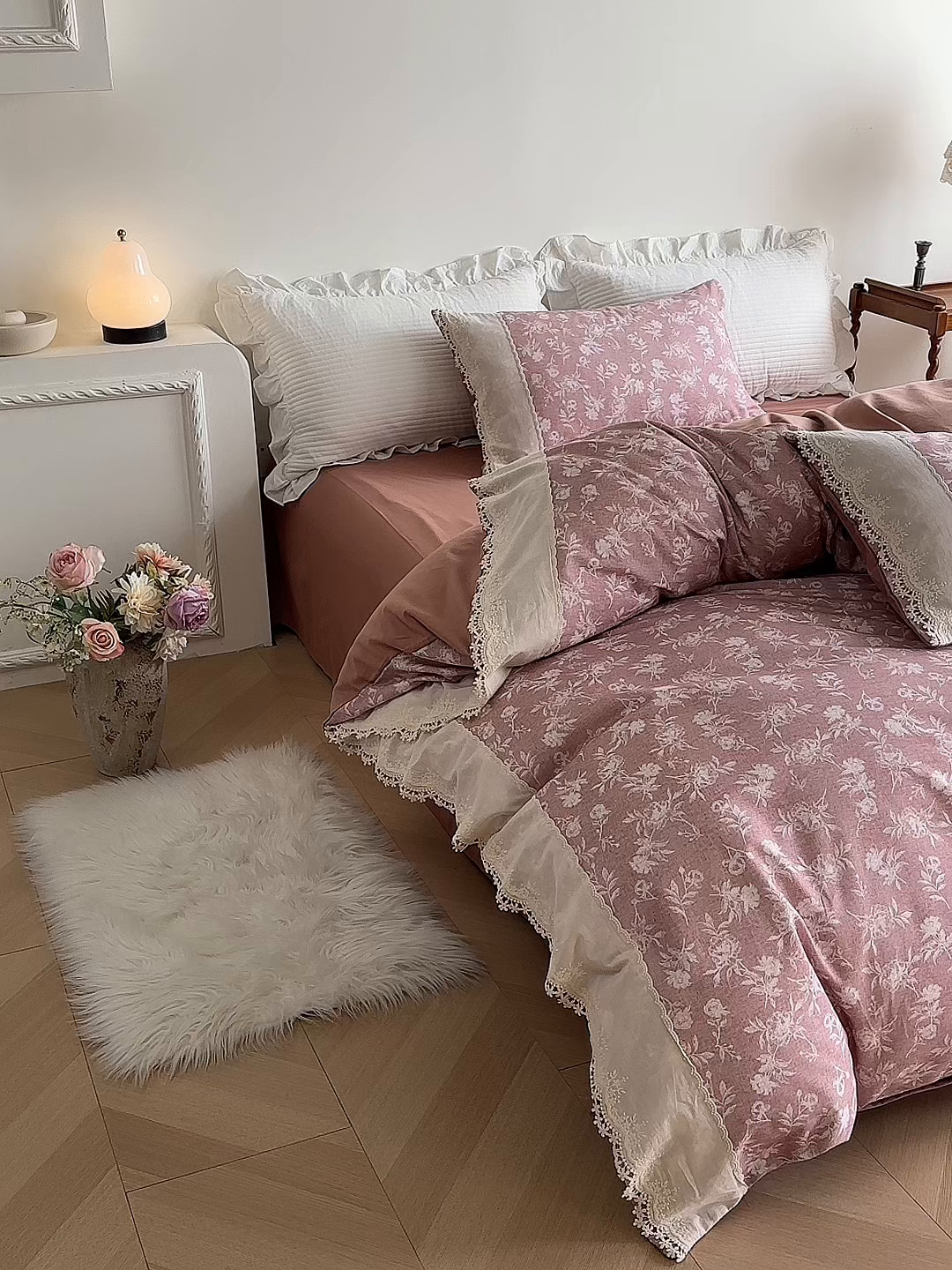 91家纺网 家纺一手货源 找家纺 怡家居 2025新款全棉纯棉磨毛数码印花韩系花边四件套 兰序