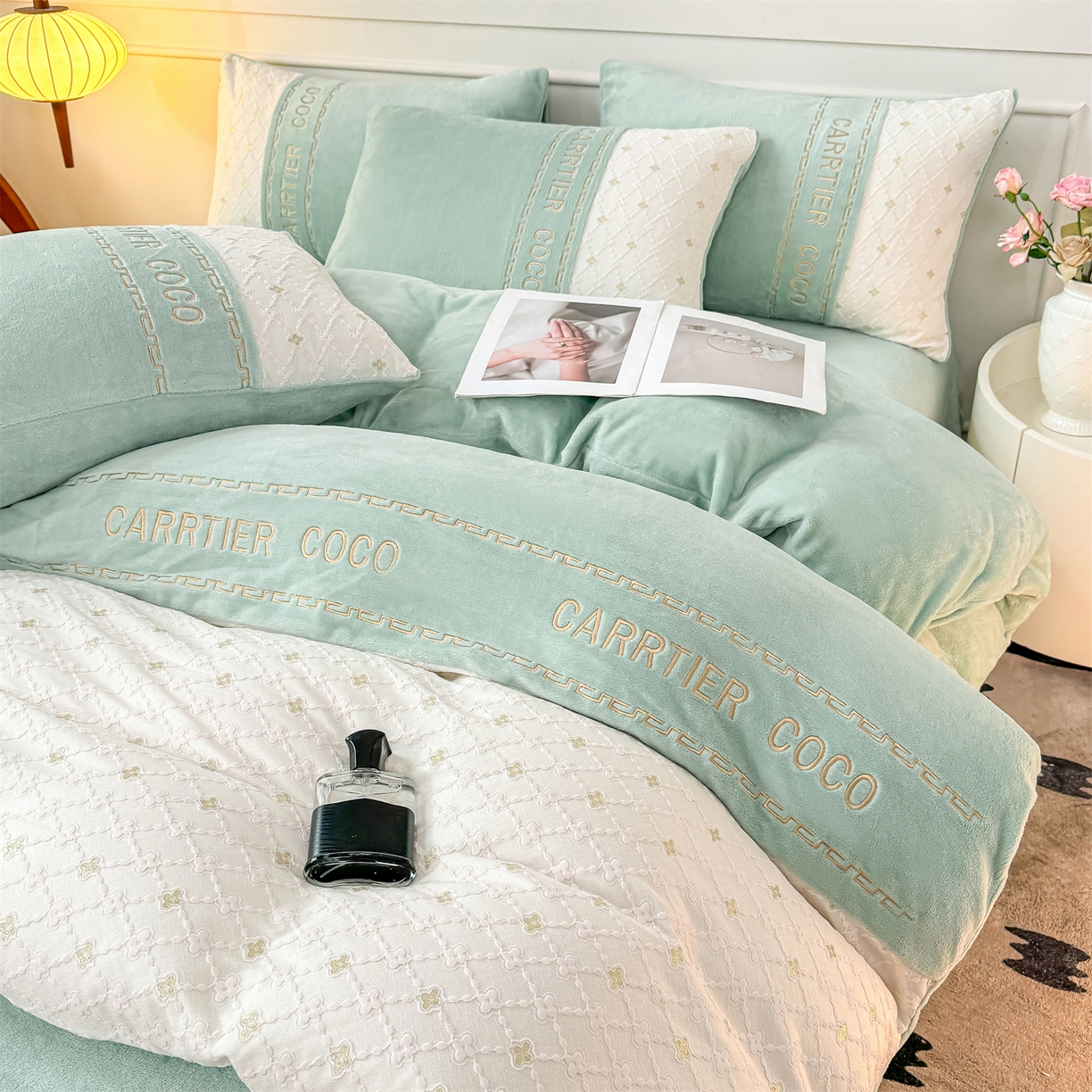 91家纺网 家纺一手货源 找家纺 灰鲸 2025新款牛奶绒拼接刺绣雕花四件套-可可 可可-抹茶绿