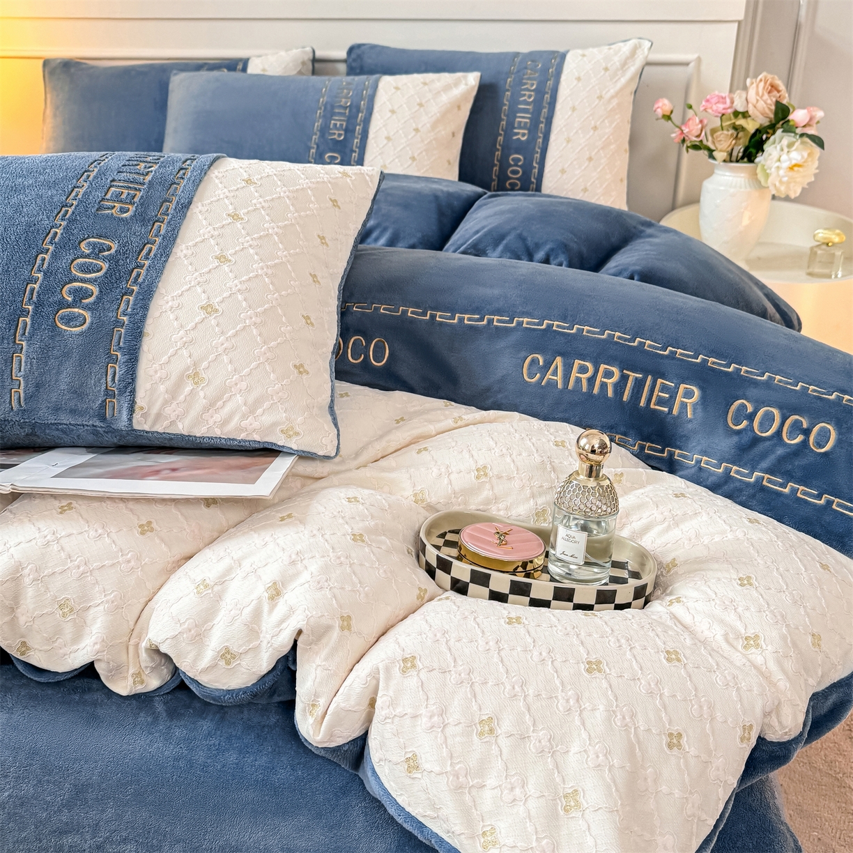 91家纺网 家纺一手货源 找家纺 灰鲸 2025新款牛奶绒拼接刺绣雕花四件套-可可 可可-宾利蓝