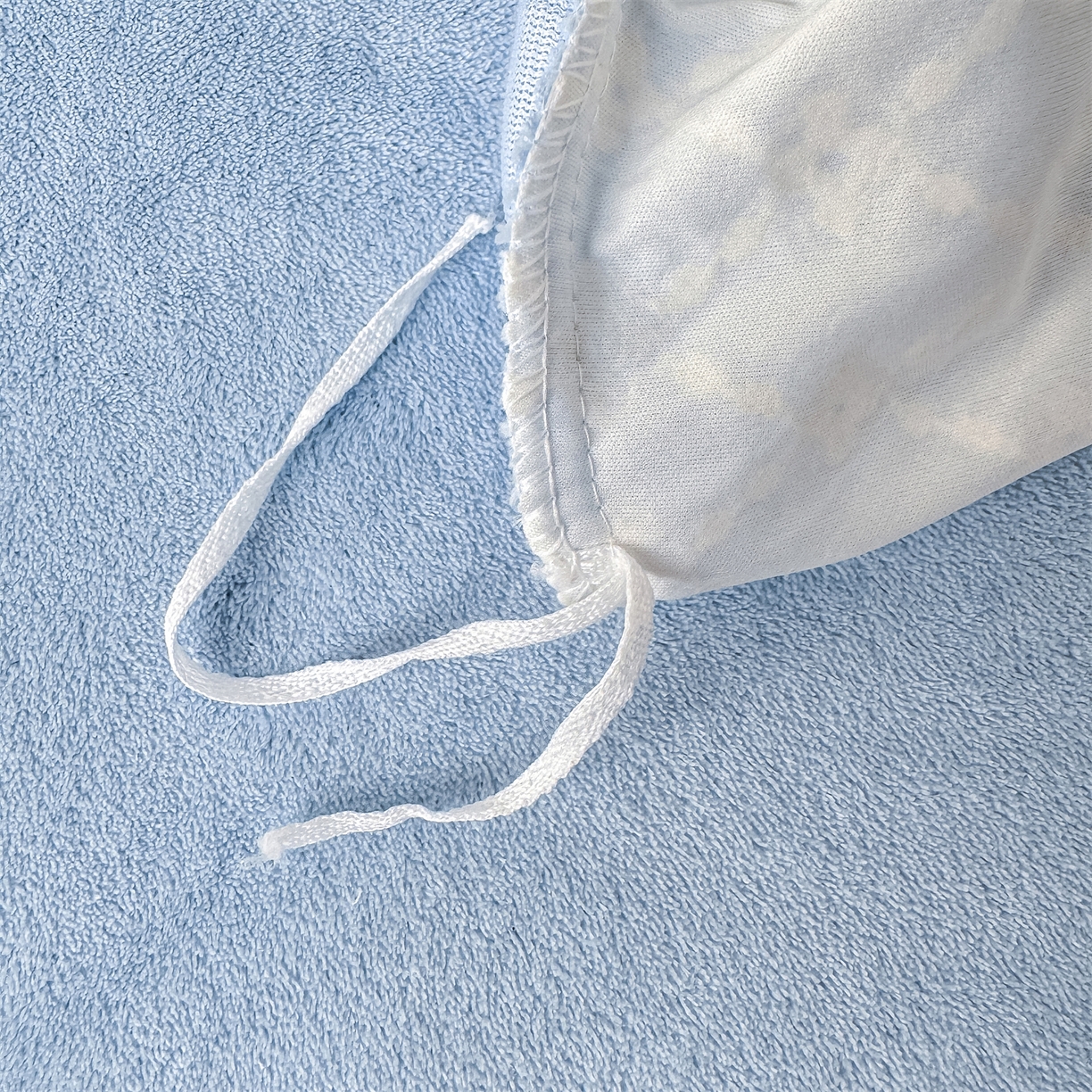 91家纺网 家纺一手货源 找家纺 灰鲸 2025新款牛奶绒拼接刺绣雕花四件套-可可 可可-繁星蓝