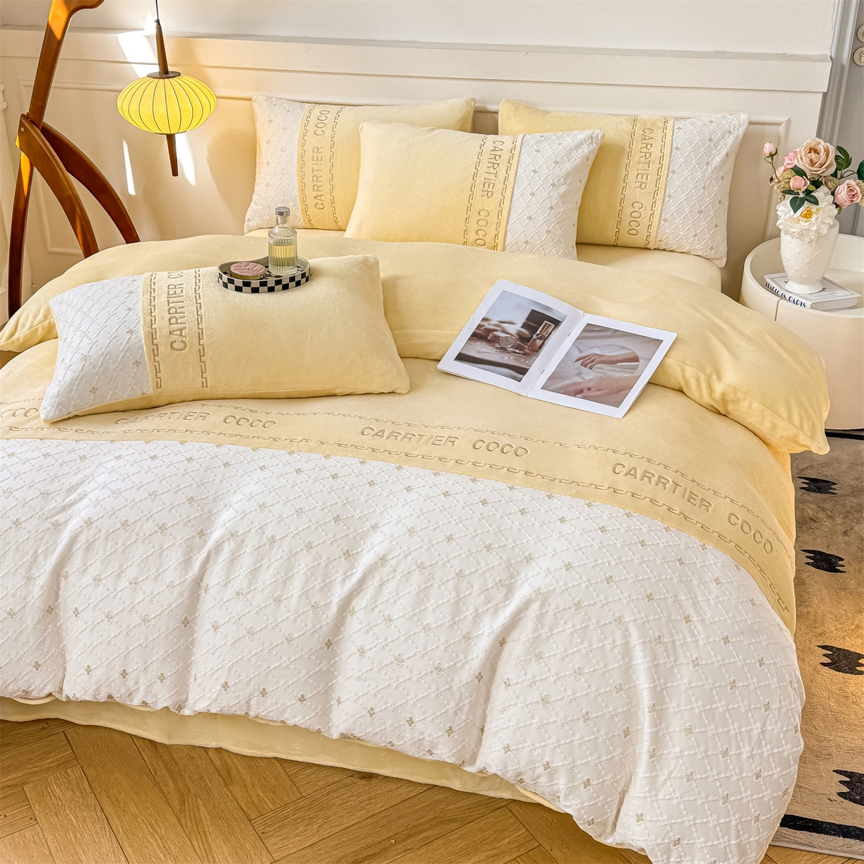 91家纺网 家纺一手货源 找家纺 灰鲸 2025新款牛奶绒拼接刺绣雕花四件套-可可 可可-奶油黄