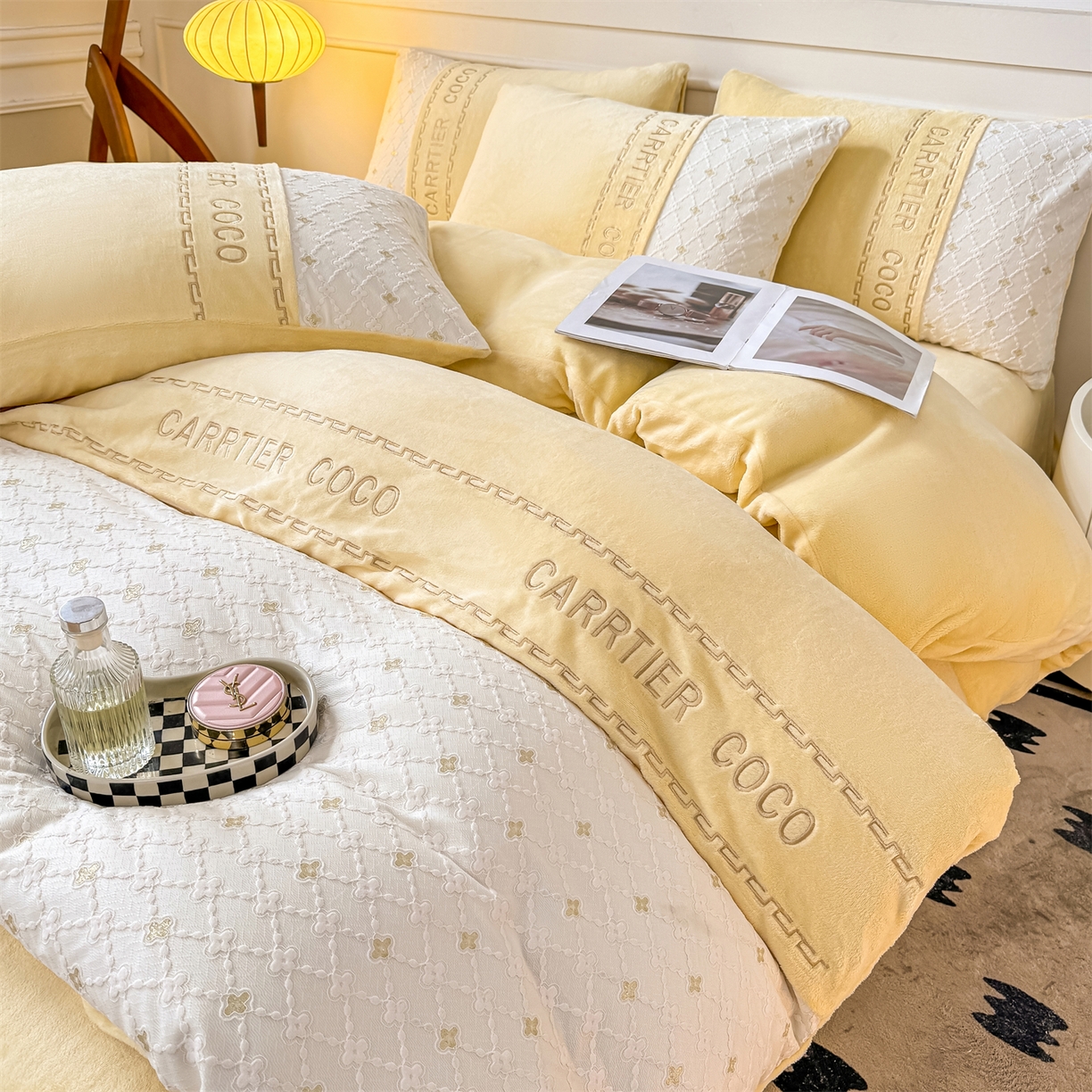 91家纺网 家纺一手货源 找家纺 灰鲸 2025新款牛奶绒拼接刺绣雕花四件套-可可 可可-奶油黄