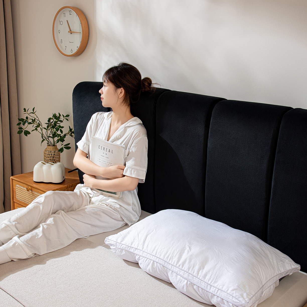 91家纺网 家纺一手货源 找家纺 沐沐家纺 2026新款丰德绒海绵款床头罩 黑色