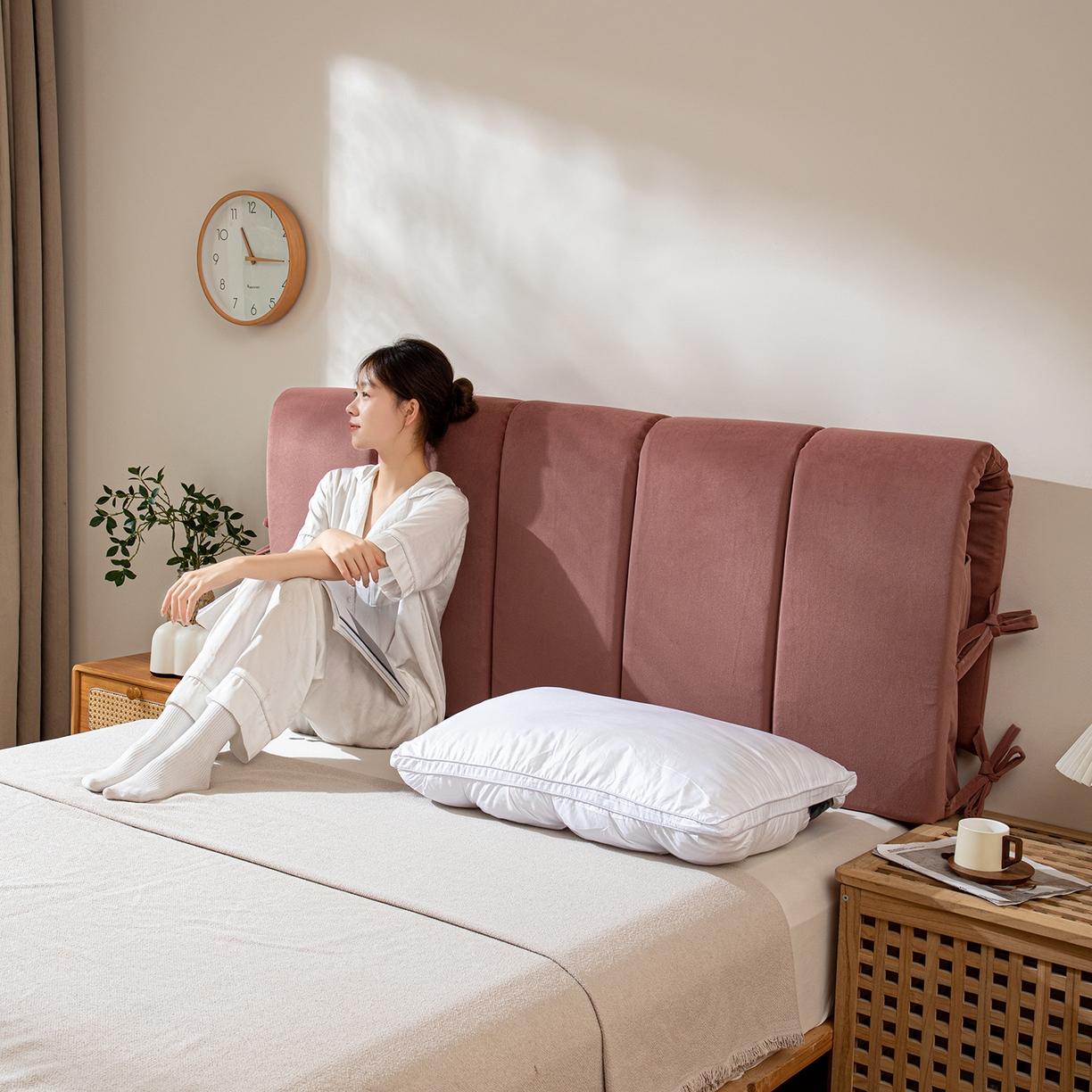 91家纺网 家纺一手货源 找家纺 沐沐家纺 2026新款丰德绒海绵款床头罩 粉色