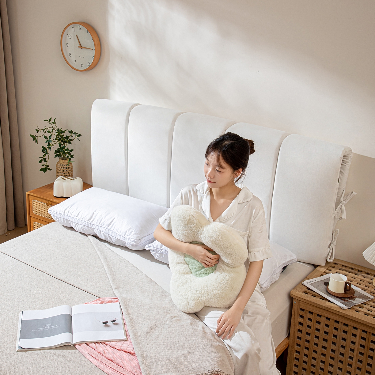 91家纺网 家纺一手货源 找家纺 沐沐家纺 2026新款丰德绒海绵款床头罩 米白