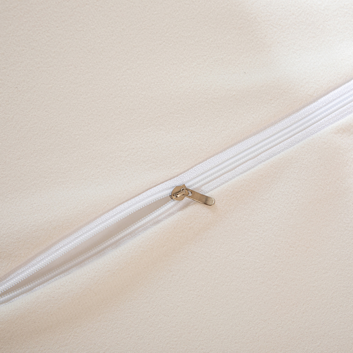 91家纺网 家纺一手货源 找家纺 沐沐家纺 2026新款丰德绒海绵款床头罩 粉色