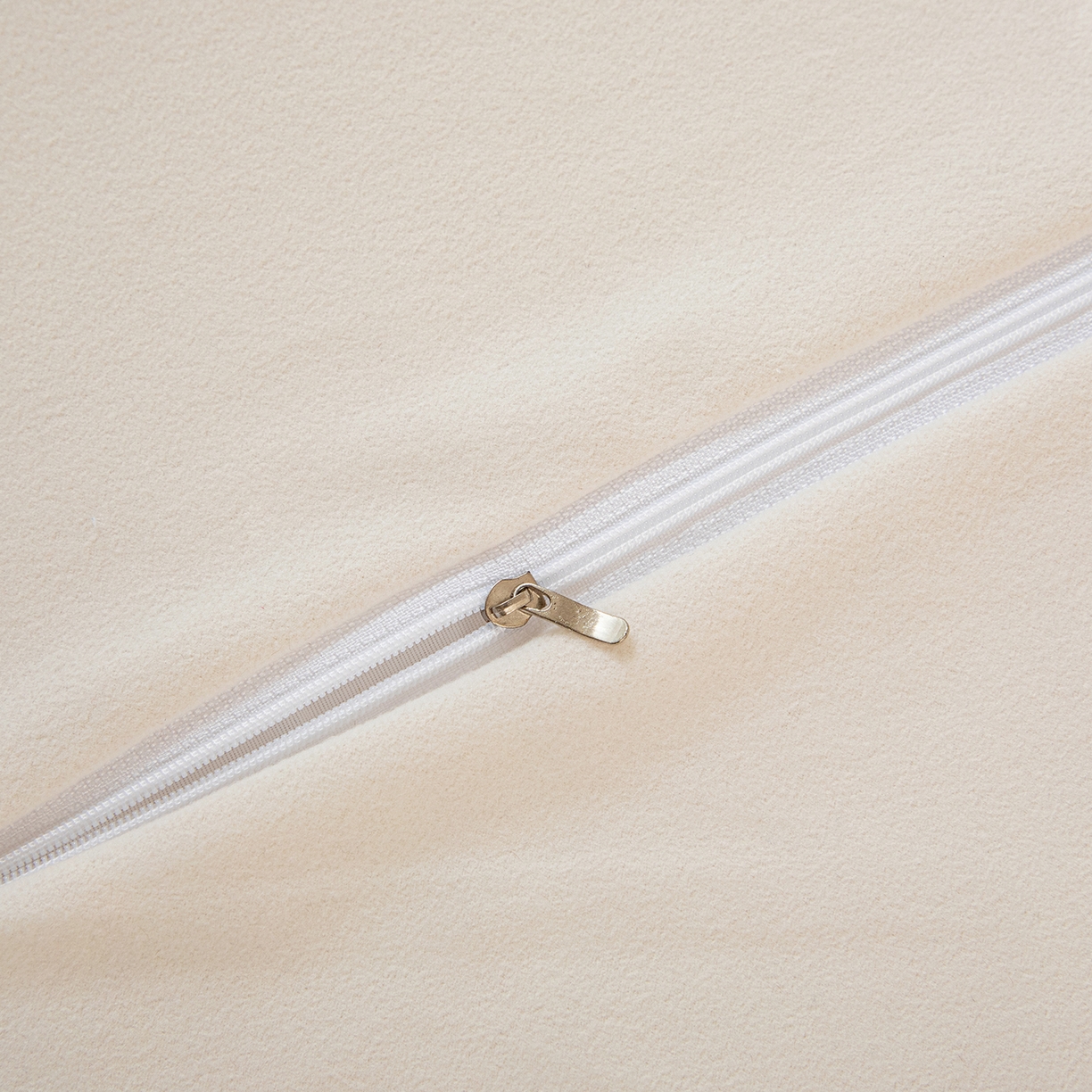 91家纺网 家纺一手货源 找家纺 沐沐家纺 2026新款丰德绒海绵款床头罩 黄色