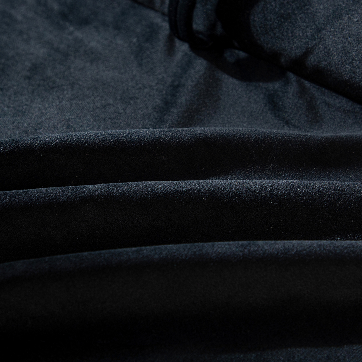 91家纺网 家纺一手货源 找家纺 沐沐家纺 2026新款丰德绒海绵款床头罩 黑色