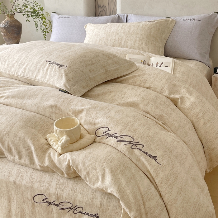 91家纺网 家纺一手货源 找家纺 春皖家纺 2025新款棉天丝纯色刺绣四件套单品系列-四件套 亮绮黄