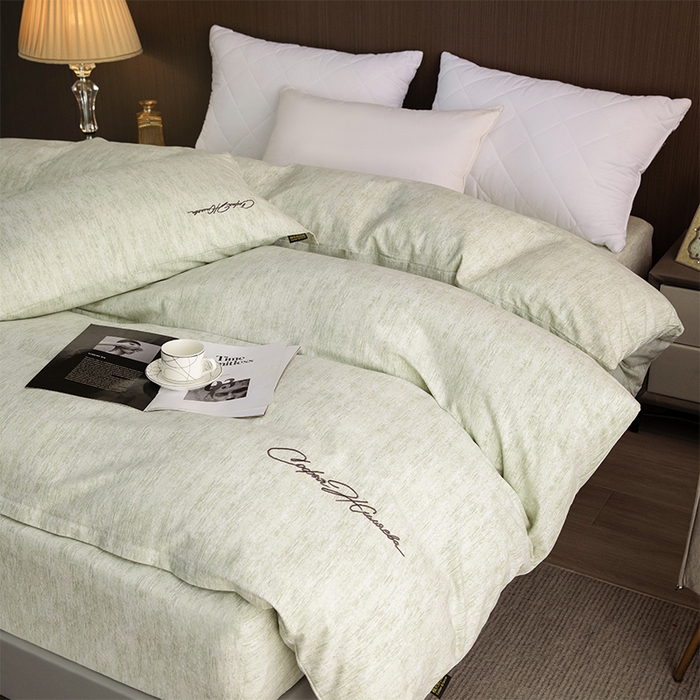 91家纺网 家纺一手货源 找家纺 春皖家纺 2025新款棉天丝纯色刺绣四件套单品系列-单被套 苔绮绿