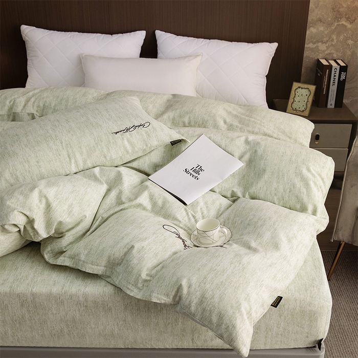 91家纺网 家纺一手货源 找家纺 春皖家纺 2025新款棉天丝纯色刺绣四件套单品系列-单被套 苔绮绿