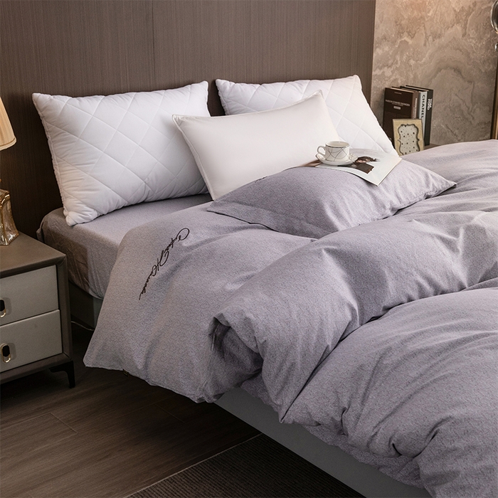 91家纺网 家纺一手货源 找家纺 春皖家纺 2025新款棉天丝纯色刺绣四件套单品系列-单被套 钛绮灰