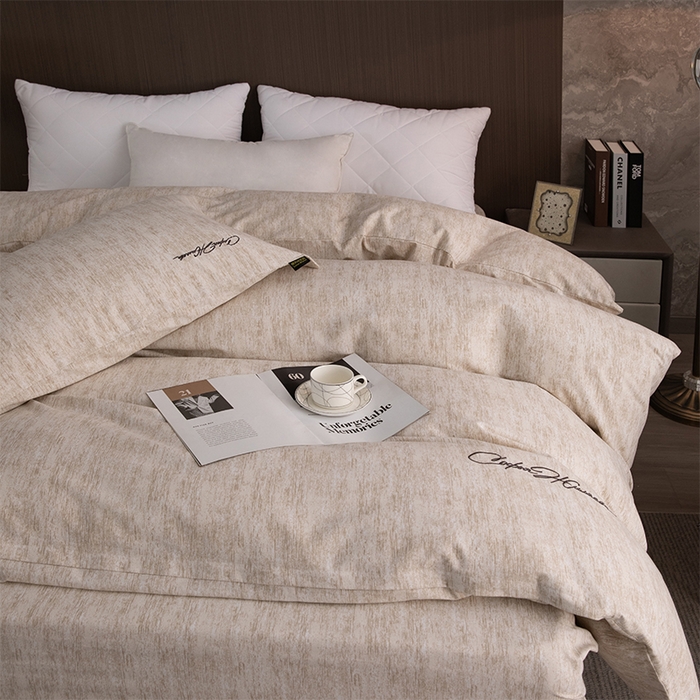 91家纺网 家纺一手货源 找家纺 春皖家纺 2025新款棉天丝纯色刺绣四件套单品系列-单被套 亮绮黄