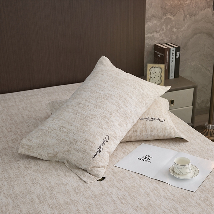 91家纺网 家纺一手货源 找家纺 春皖家纺 2025新款棉天丝纯色刺绣四件套单品系列-单枕套 亮绮黄