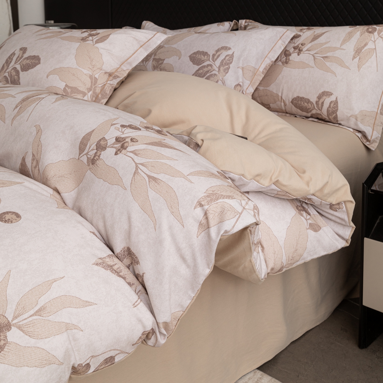 91家纺网 家纺一手货源 找家纺 贝兰仙奴 2025新款全棉磨毛多规格系列四件套 安梦咖