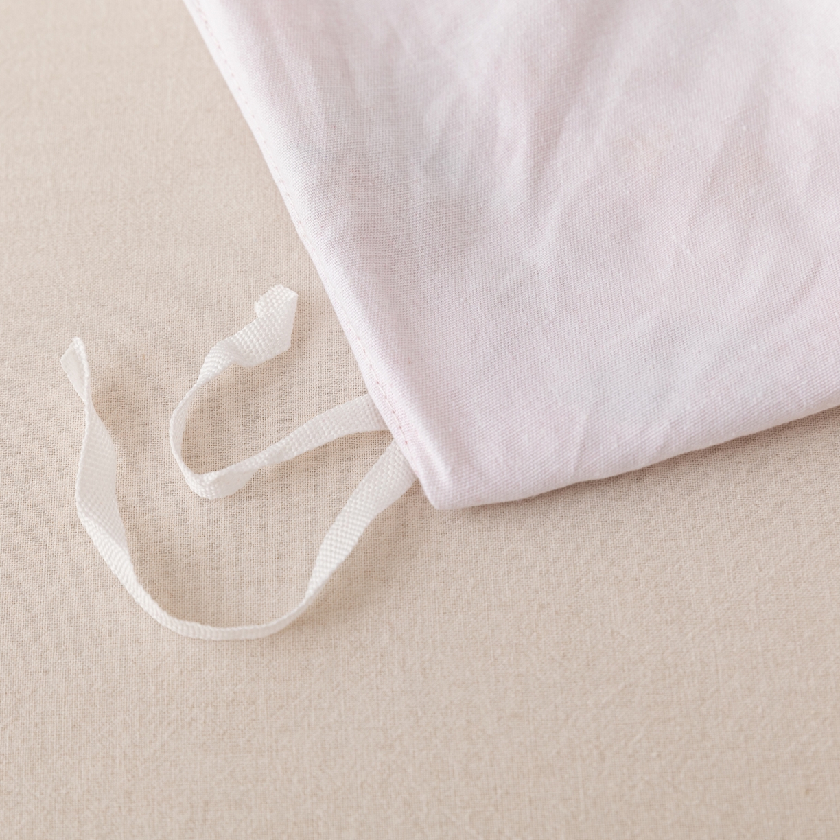 91家纺网 家纺一手货源 找家纺 贝兰仙奴 2025新款全棉磨毛多规格系列四件套 淡颜粉