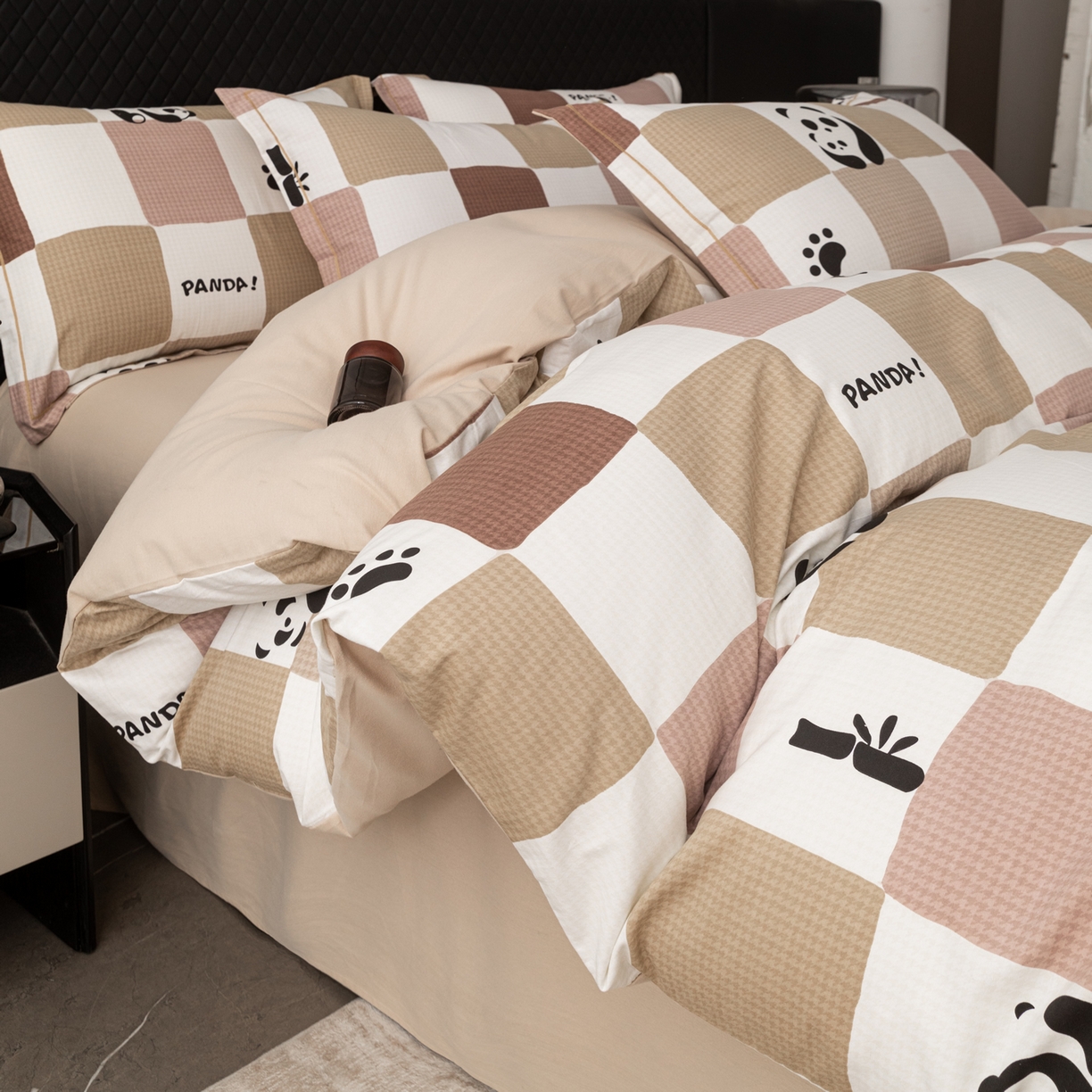 91家纺网 家纺一手货源 找家纺 贝兰仙奴 2025新款全棉磨毛多规格系列四件套 格调熊猫棕