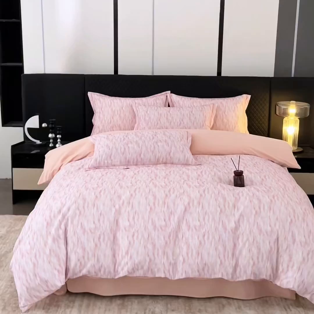 91家纺网 家纺一手货源 找家纺 贝兰仙奴 2025新款全棉磨毛多规格系列四件套 云岫流彩粉