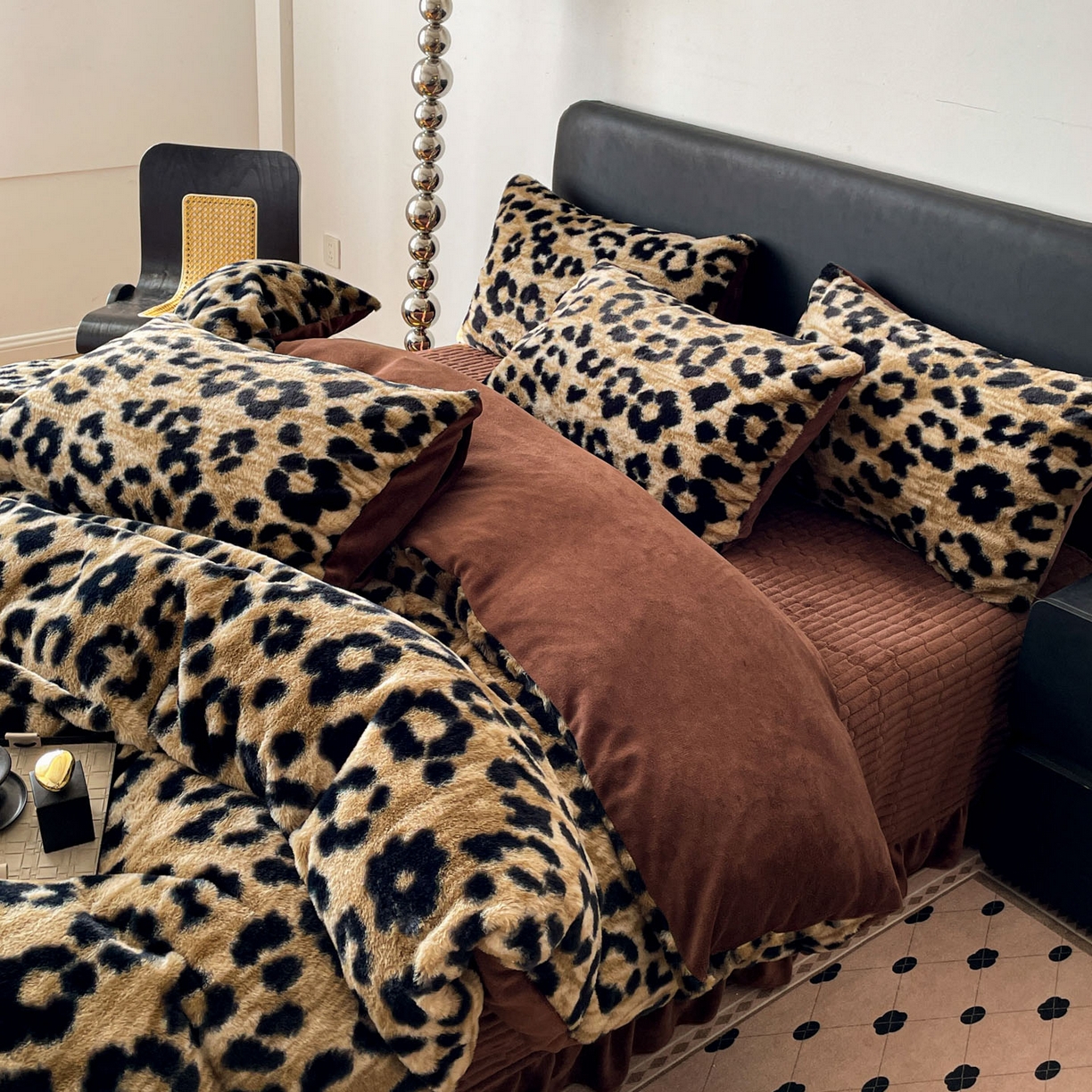 91家纺网 家纺一手货源 找家纺 （总）富米莱（原臻工厂） 2025新款简约美拉德高克重兔绒牛奶绒床盖床裙四件套