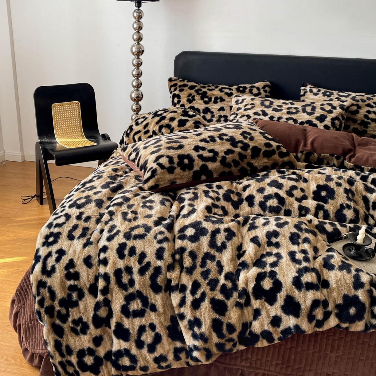 91家纺网 家纺一手货源 找家纺 （总）富米莱（原臻工厂） 2025新款简约美拉德高克重兔绒牛奶绒床盖床裙四件套