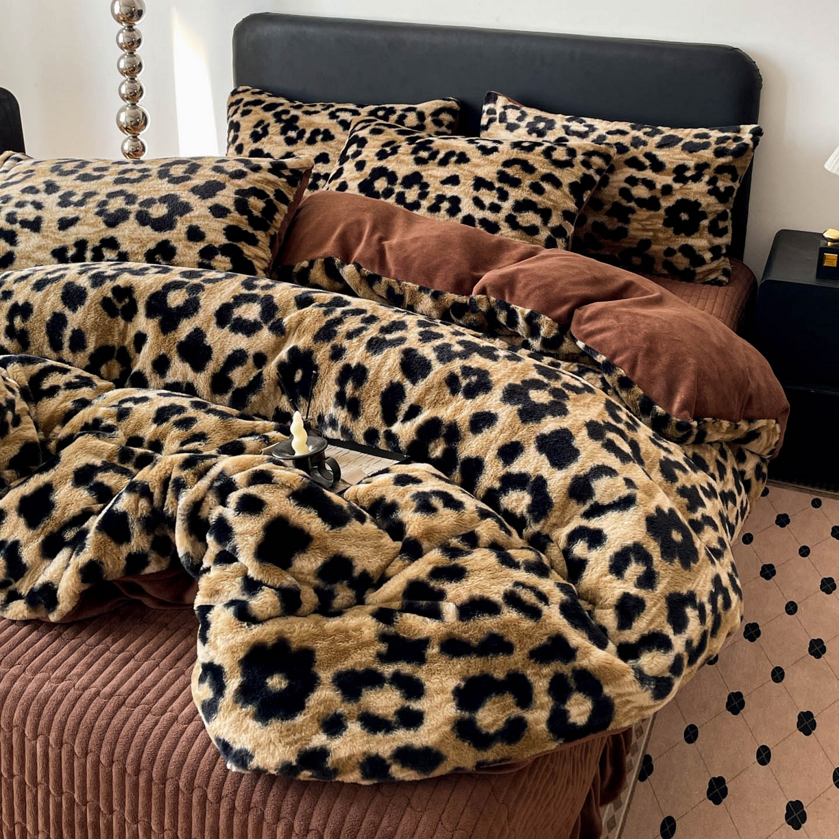 91家纺网 家纺一手货源 找家纺 富米莱（原臻工厂） 2025新款简约美拉德高克重兔绒牛奶绒床盖床裙四件套 简约款-豹纹