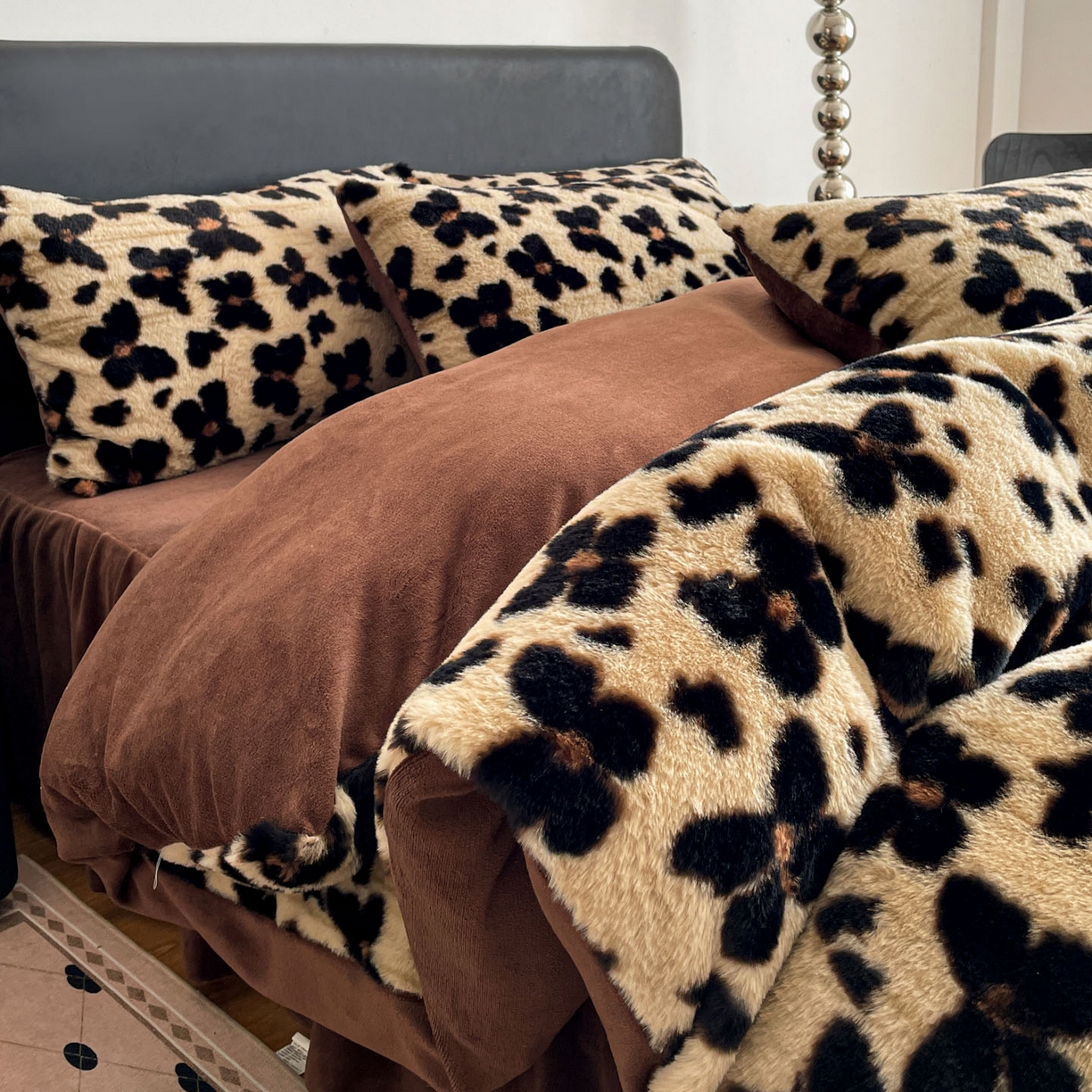 91家纺网 家纺一手货源 找家纺 富米莱（原臻工厂） 2025新款简约美拉德高克重兔绒牛奶绒床盖床裙四件套 简约款-小蝴蝶