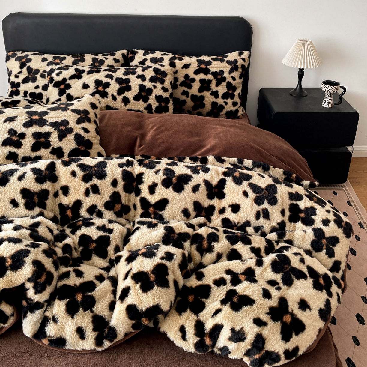 91家纺网 家纺一手货源 找家纺 富米莱（原臻工厂） 2025新款简约美拉德高克重兔绒牛奶绒床盖床裙四件套 简约款-小蝴蝶