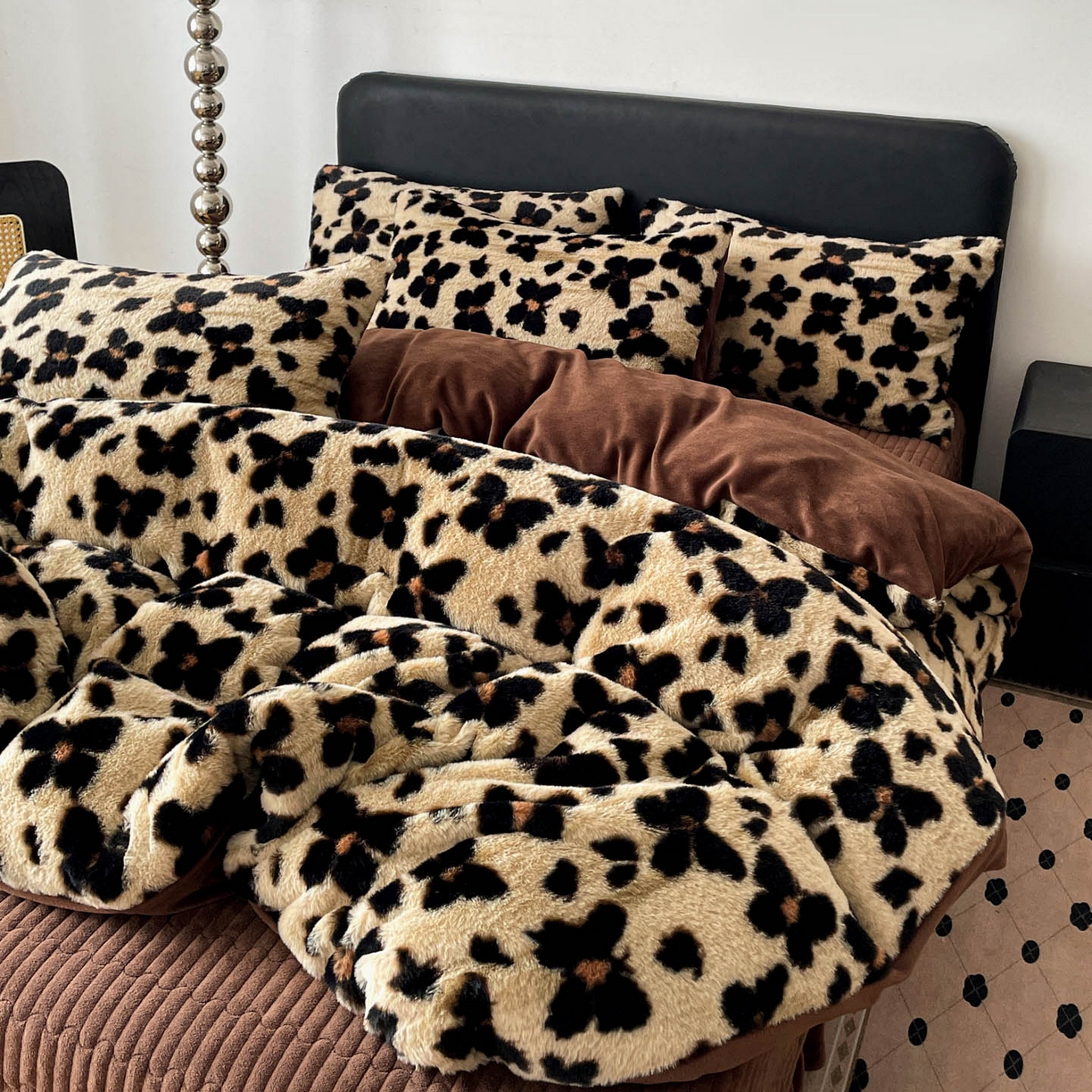 91家纺网 家纺一手货源 找家纺 富米莱（原臻工厂） 2025新款简约美拉德高克重兔绒牛奶绒床盖床裙四件套 简约款-小蝴蝶