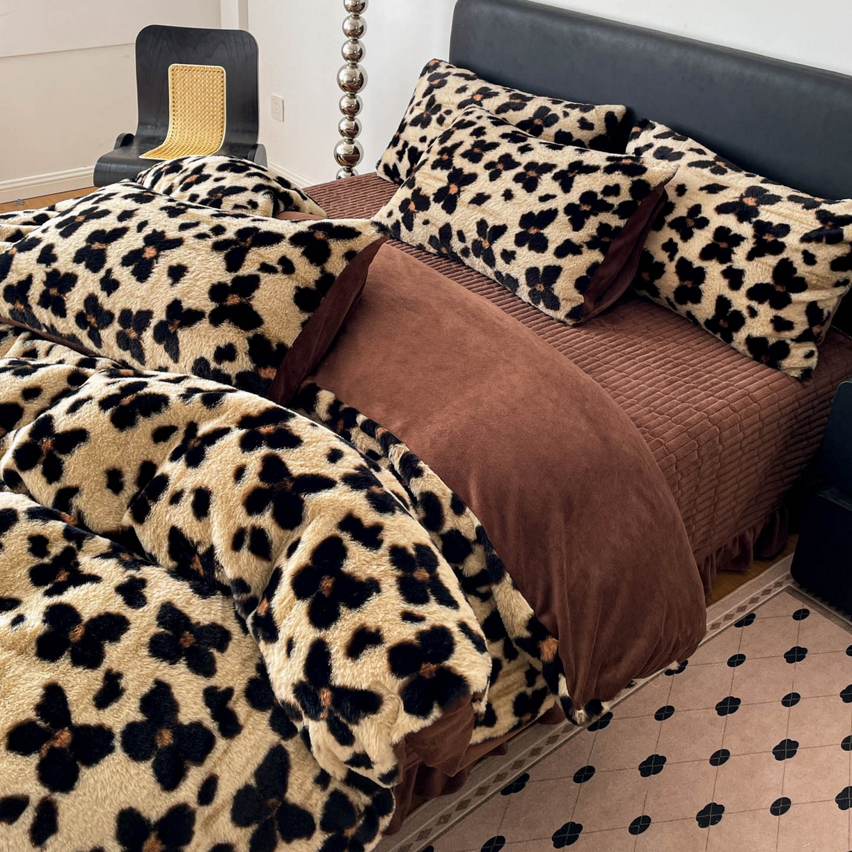 91家纺网 家纺一手货源 找家纺 富米莱（原臻工厂） 2025新款简约美拉德高克重兔绒牛奶绒床盖床裙四件套 简约款-小蝴蝶