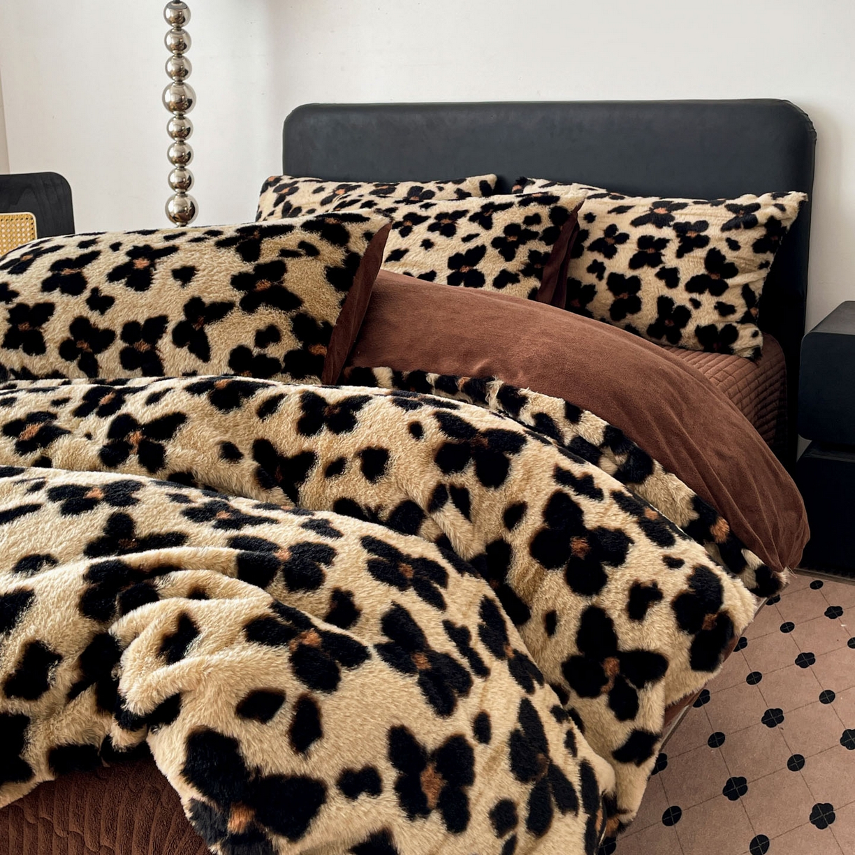 91家纺网 家纺一手货源 找家纺 富米莱（原臻工厂） 2025新款简约美拉德高克重兔绒牛奶绒床盖床裙四件套 简约款-小蝴蝶