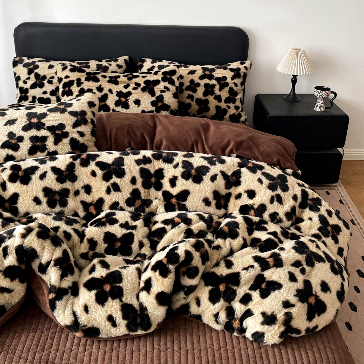 91家纺网 家纺一手货源 找家纺 富米莱（原臻工厂） 2025新款简约美拉德高克重兔绒牛奶绒床盖床裙四件套 简约款-小蝴蝶