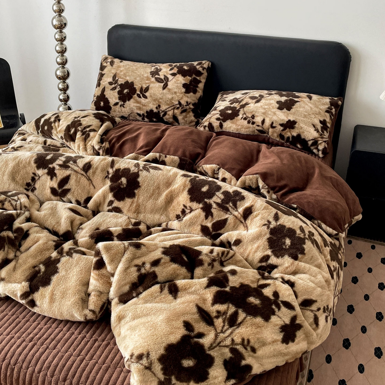 91家纺网 家纺一手货源 找家纺 富米莱（原臻工厂） 2025新款简约美拉德高克重兔绒牛奶绒床盖床裙四件套 简约款-简爱