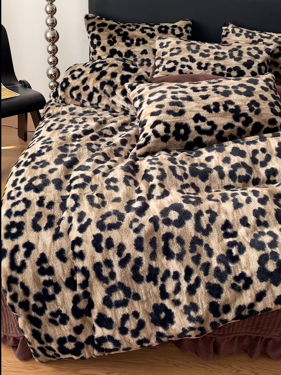 91家纺网 家纺一手货源 找家纺 富米莱（原臻工厂） 2025新款简约美拉德高克重兔绒牛奶绒床盖床裙四件套 简约款-豹纹