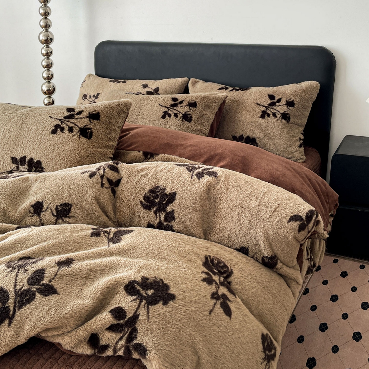 91家纺网 家纺一手货源 找家纺 富米莱（原臻工厂） 2025新款简约美拉德高克重兔绒牛奶绒床盖床裙四件套 简约款-复古玫瑰