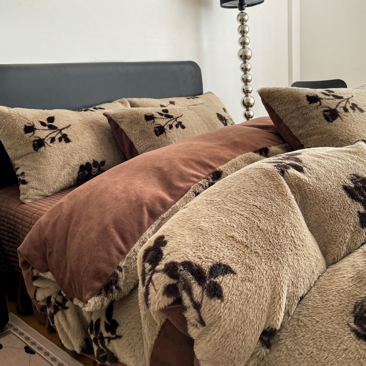 91家纺网 家纺一手货源 找家纺 富米莱（原臻工厂） 2025新款简约美拉德高克重兔绒牛奶绒床盖床裙四件套 简约款-复古玫瑰