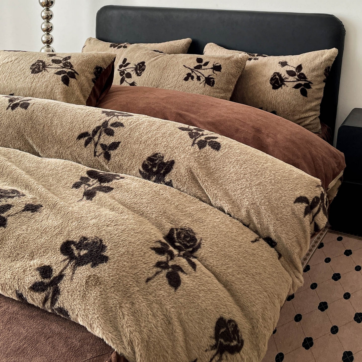 91家纺网 家纺一手货源 找家纺 富米莱（原臻工厂） 2025新款简约美拉德高克重兔绒牛奶绒床盖床裙四件套 简约款-复古玫瑰