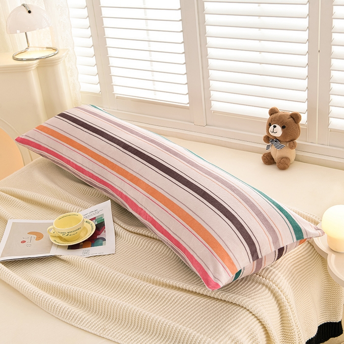 91家纺网 家纺一手货源 找家纺 （总）圣靓家纺 2025新款牛奶绒印花长抱枕