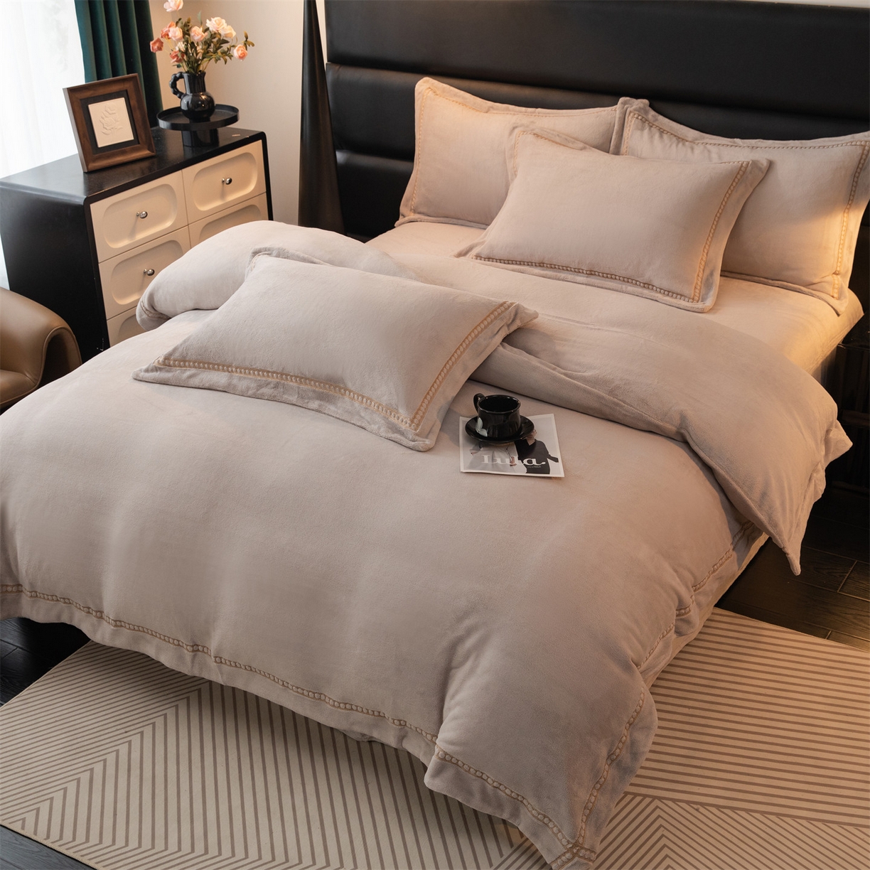 91家纺网 家纺一手货源 找家纺 暖洋家纺 2025新款暖芙绒纯色刺绣款套件四件套 银灰色