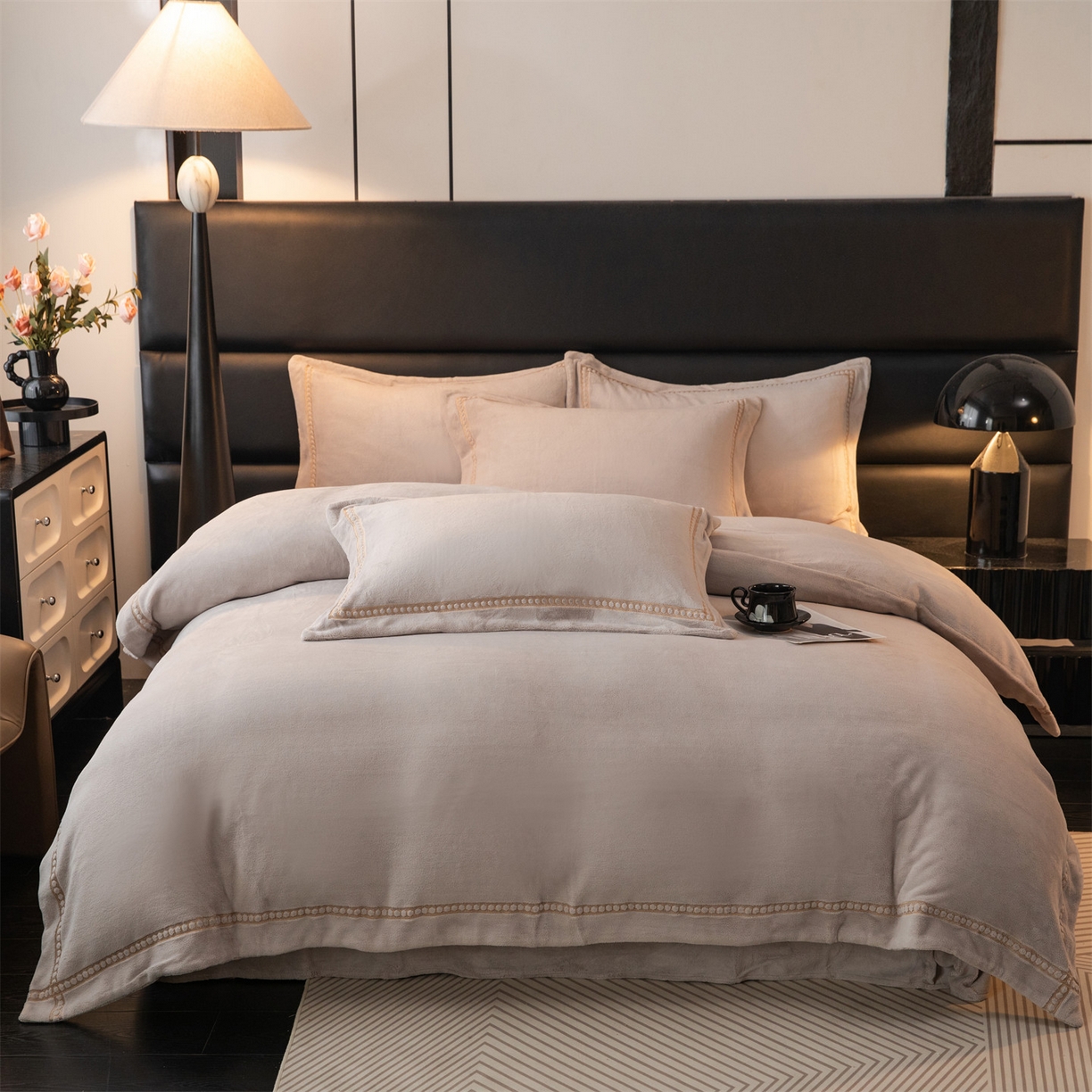 暖洋家纺 2025新款暖芙绒纯色刺绣款套件四件套 银灰色