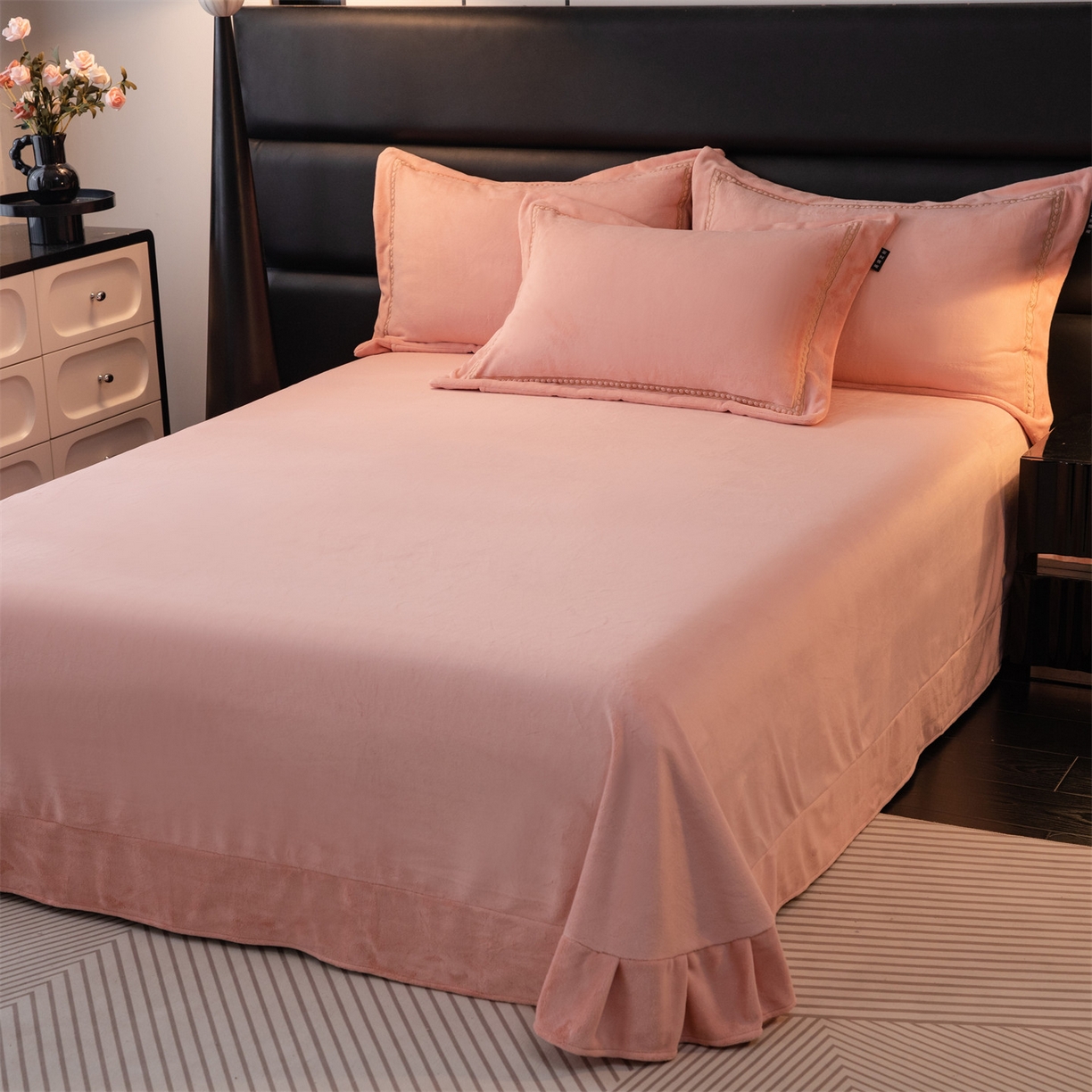 91家纺网 家纺一手货源 找家纺 暖洋家纺 2025新款暖芙绒纯色刺绣款套件四件套 玉色