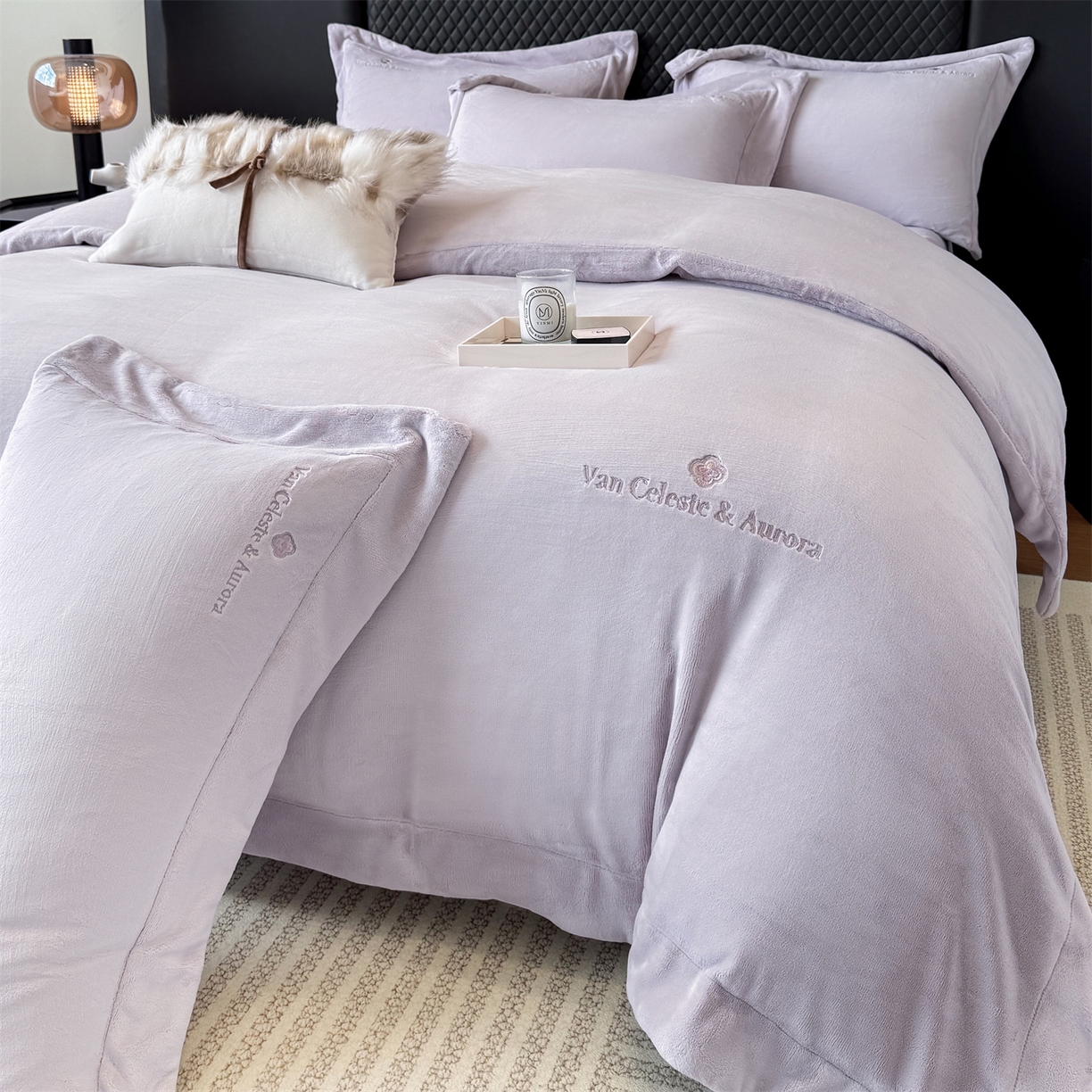 91家纺网 家纺一手货源 找家纺 （总）泽西家纺+V17798841158发大图 2025新品秋冬加厚保暖240克奶肤绒简约风刺绣牛奶绒四件套-梵克雅宝