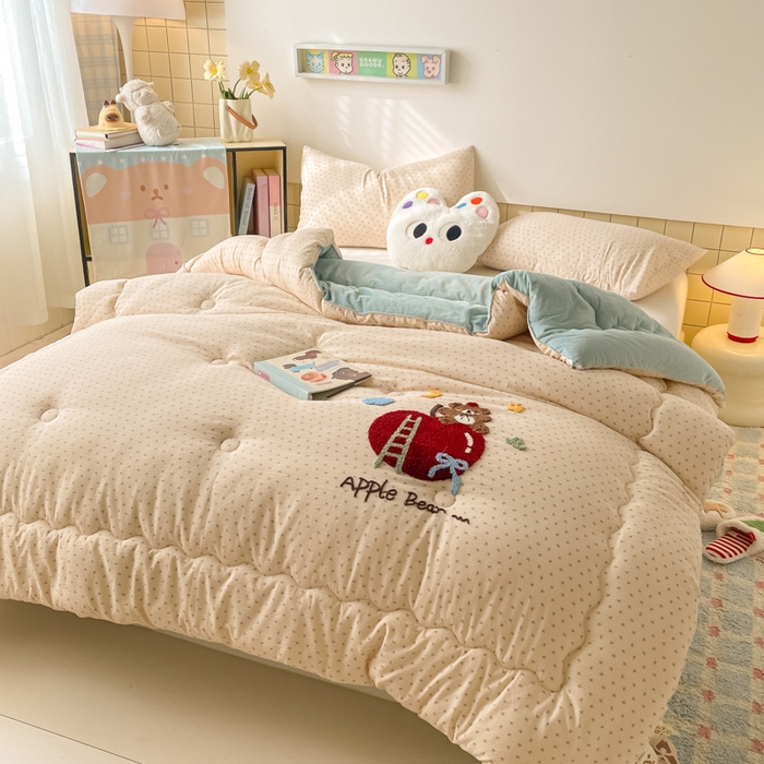 91家纺网 家纺一手货源 找家纺 老帅的工厂店 2025新款云感双层纱毛巾绣懒人被被子被芯 苹果小熊