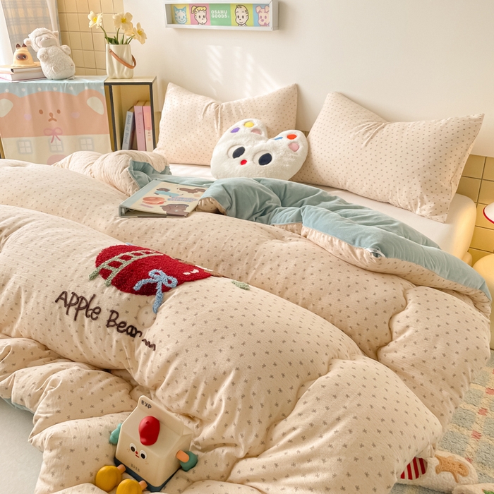 91家纺网 家纺一手货源 找家纺 老帅的工厂店 2025新款云感双层纱毛巾绣懒人被被子被芯 苹果小熊