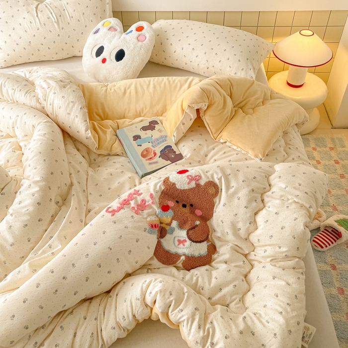 91家纺网 家纺一手货源 找家纺 老帅的工厂店 2025新款云感双层纱毛巾绣懒人被被子被芯 甜品熊