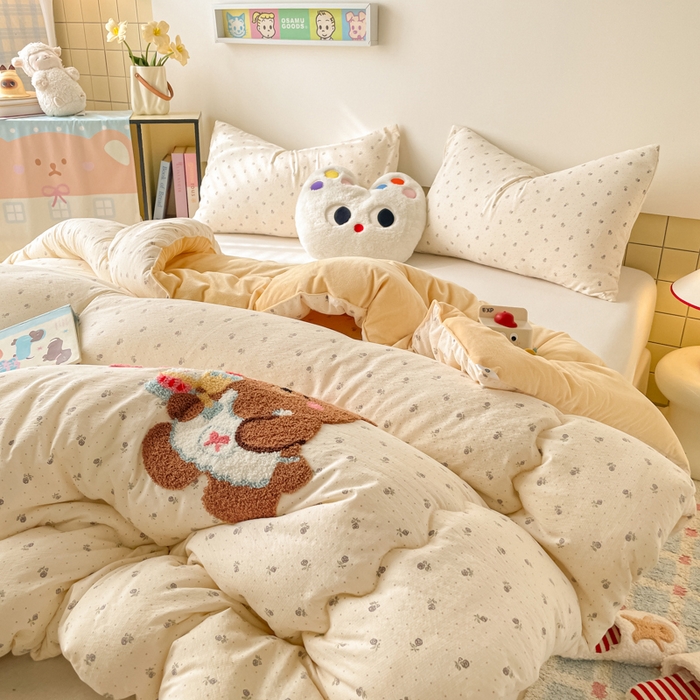 91家纺网 家纺一手货源 找家纺 老帅的工厂店 2025新款云感双层纱毛巾绣懒人被被子被芯 甜品熊