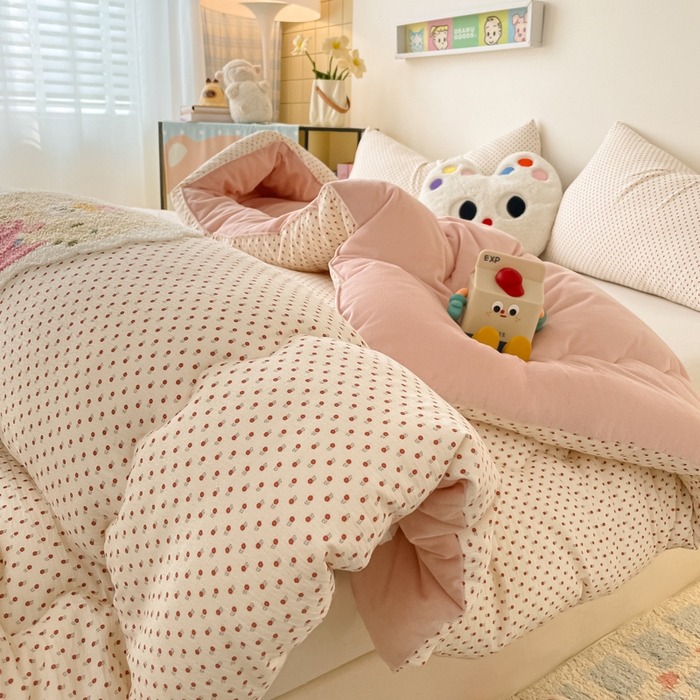 91家纺网 家纺一手货源 找家纺 老帅的工厂店 2025新款云感双层纱毛巾绣懒人被被子被芯 甜品屋